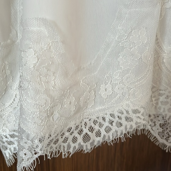 Gorgeous Lace camisole top - Picture 3 of 7